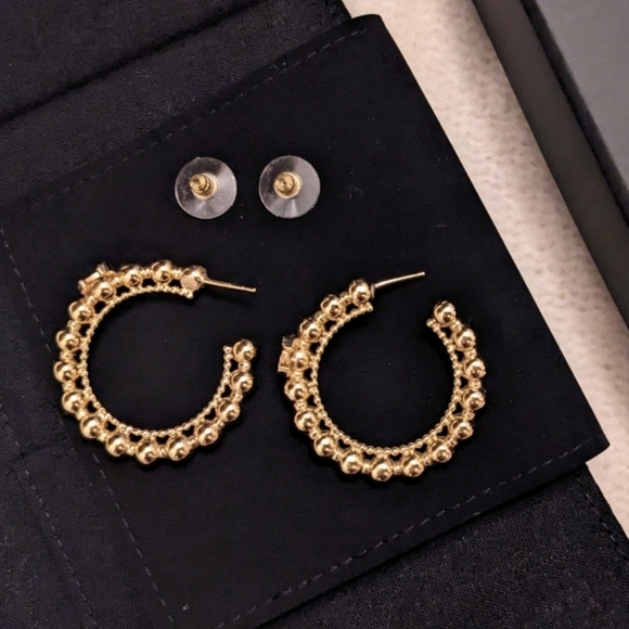 CHANEL✨CC Crystal Beaded Hoop Earrings - Picture 5 of 9